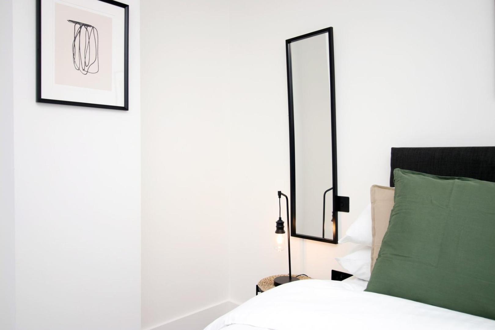 2 Bedroom With Free Parking 스윈던 외부 사진